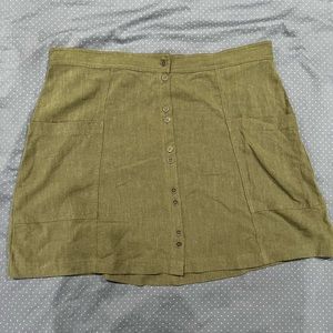 Universal Thread olive button skirt